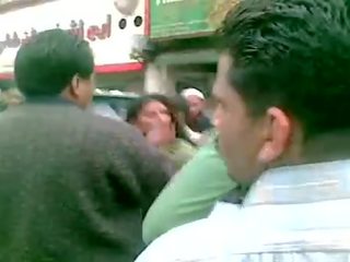 Damsel Fighting In Gulberg Lahore - Youtube